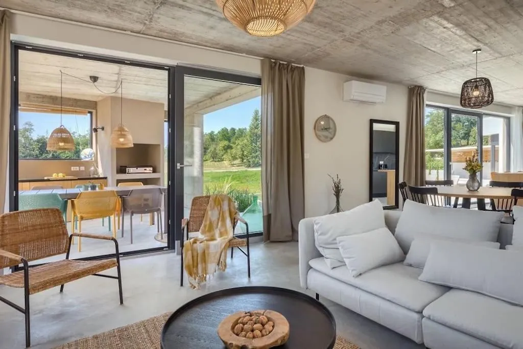 Villa Zel Pazin 0*,  Croatia