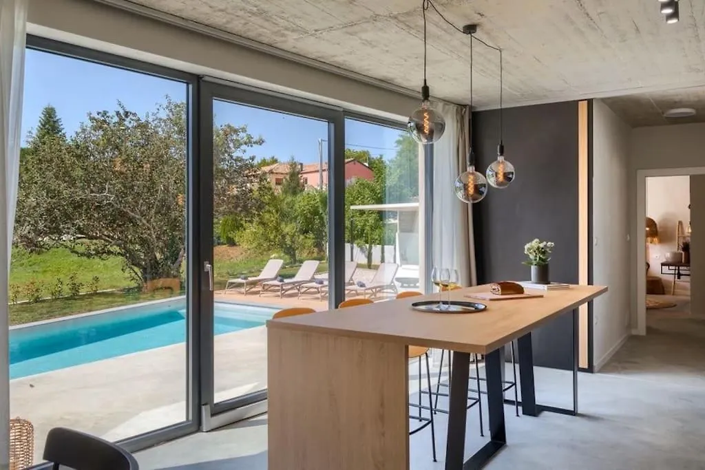 Villa Zel Pazin 0*,