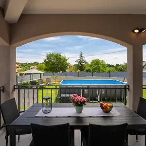 Villa House Leana, Pazin